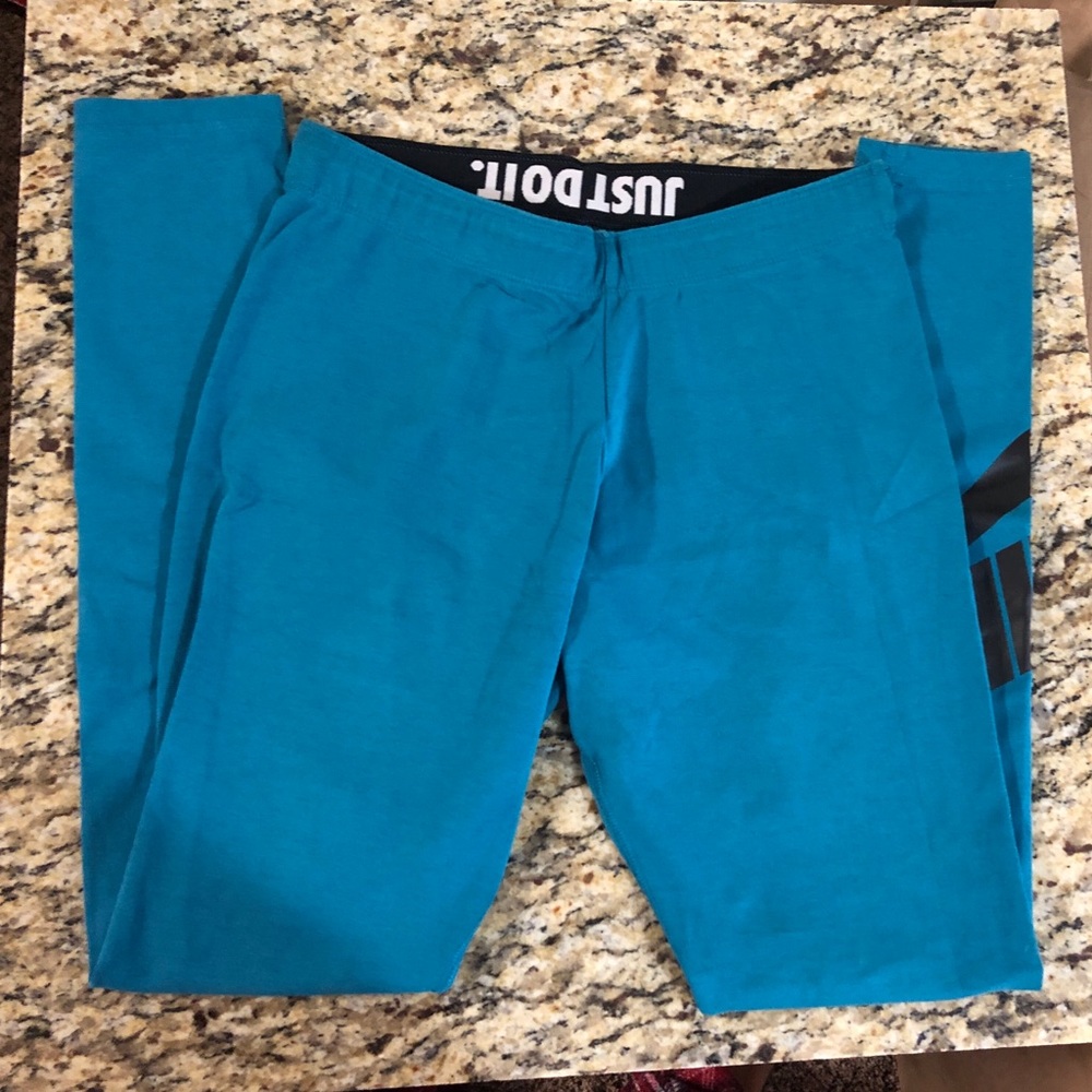 NWOT Nike leggings